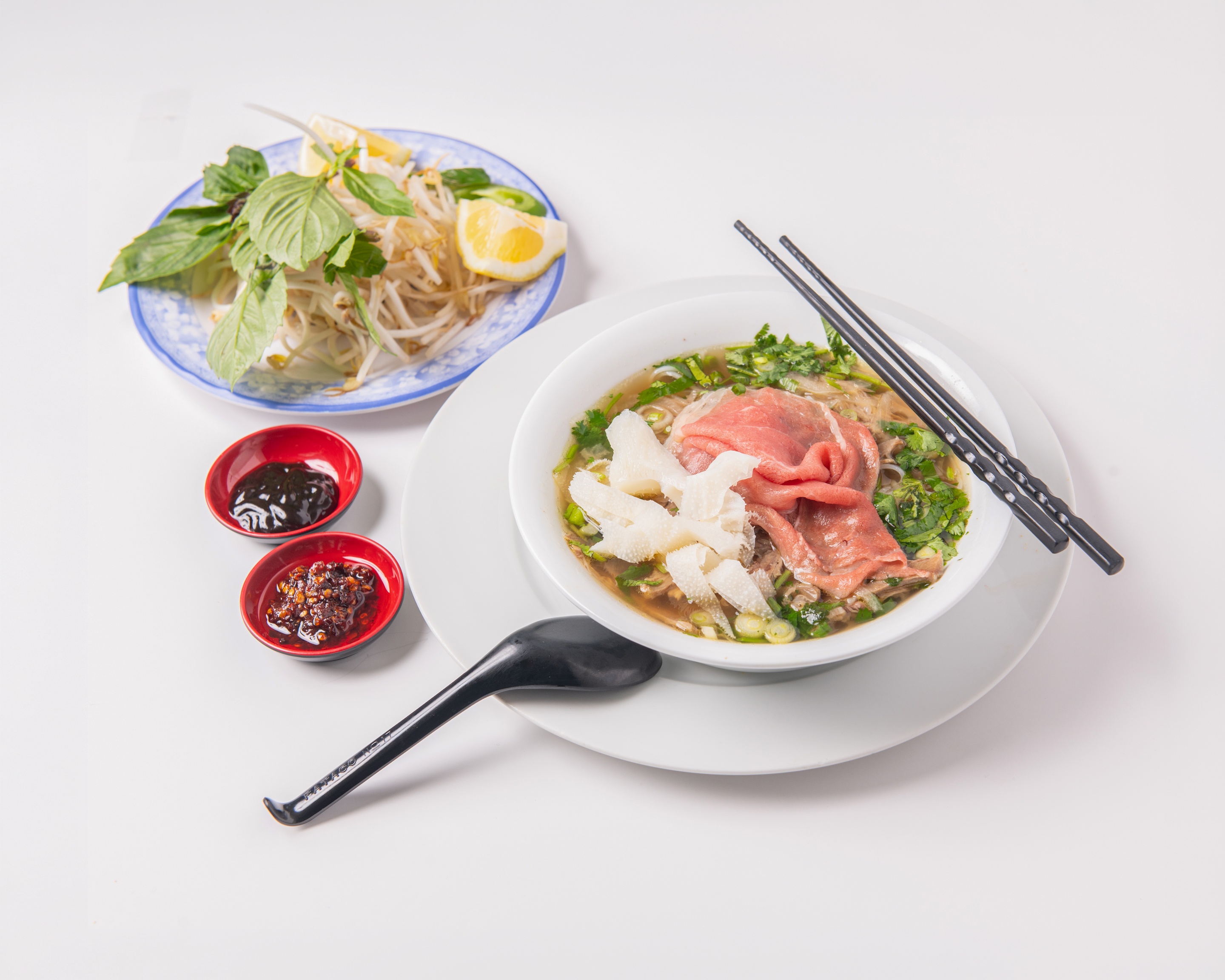 Phở Tái Sách (Pho Tai Sach) - Rare beef and beef tripe in rice noodle soup
