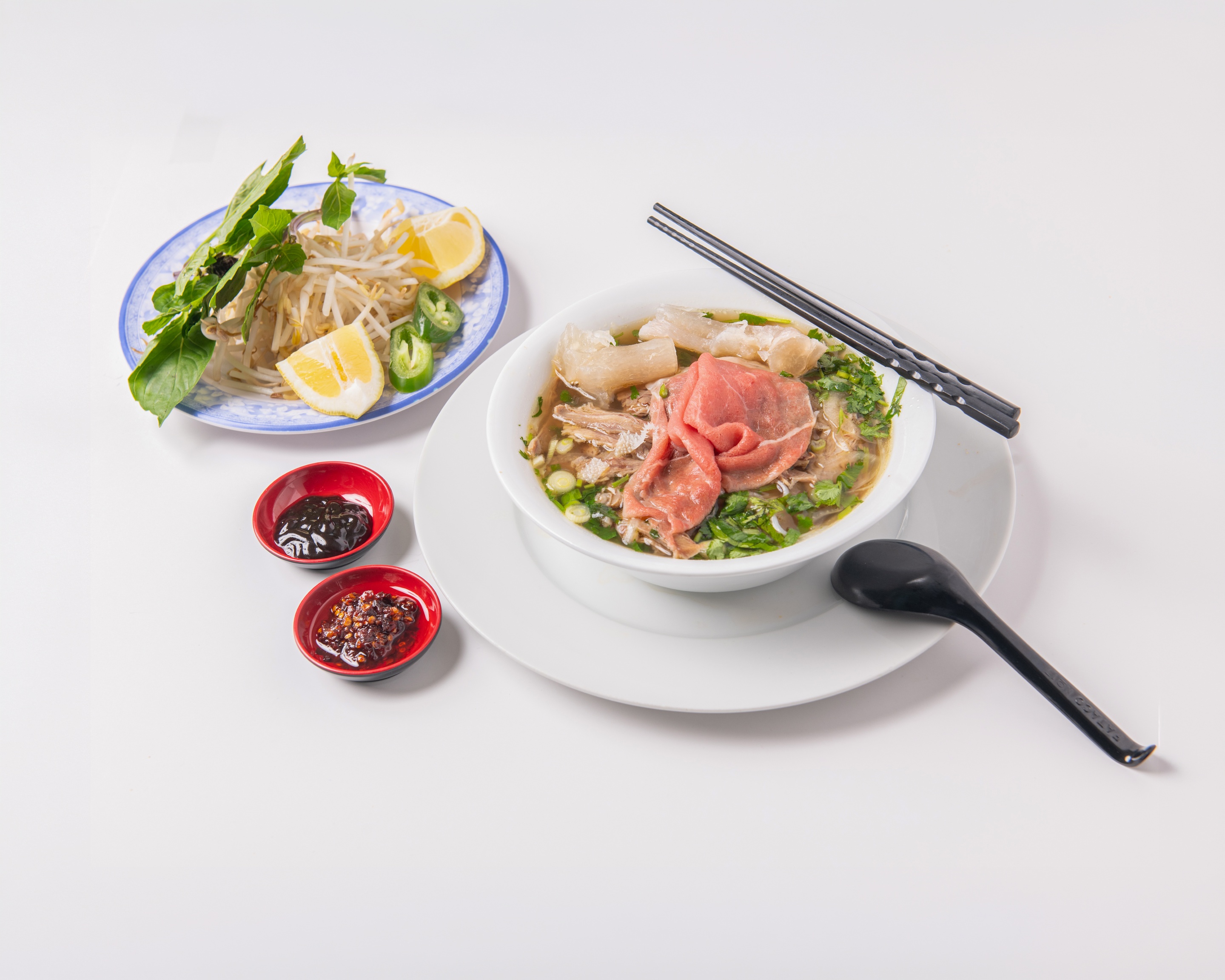 Phở Tái Nạm Gân (Pho Tai Nam Gan) - Rare beef, well-done flank and tendon in rice noodle soup